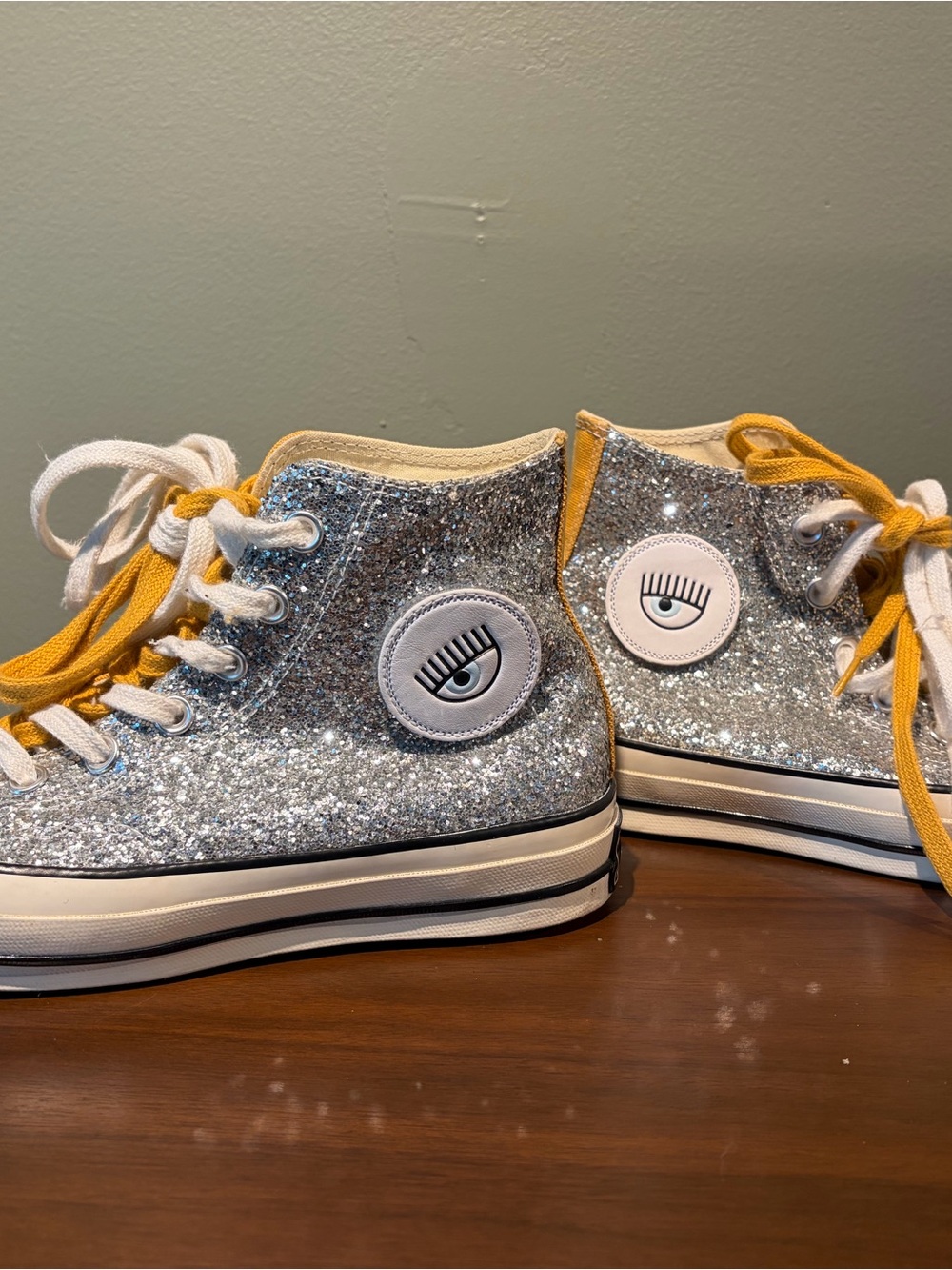 Limited-Edition Archive Release Converse Collab View 3